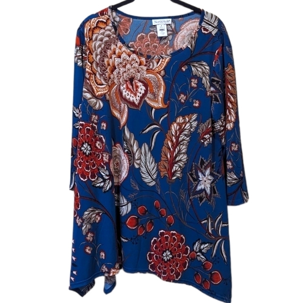 NORTHSTYLE Bold Floral Sharkbite Summer Tunic (M)